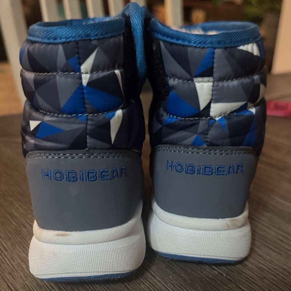 Toddler size 8- winter boots